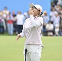 　優勝を決め、感極まる高橋彩華（撮影・西田忠信）