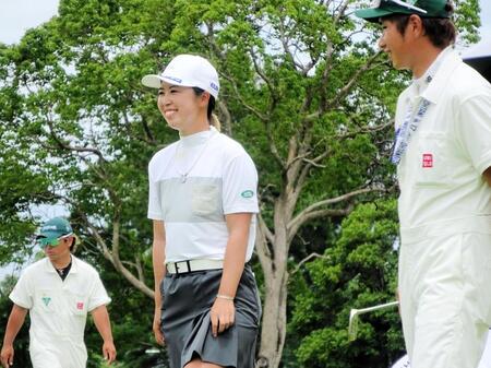 女子ゴルフ　上野菜々子がおにぎりパワーで好発進「大会のポスピタリティーがすごい」多くの飲食提供　２日目の狙いは？