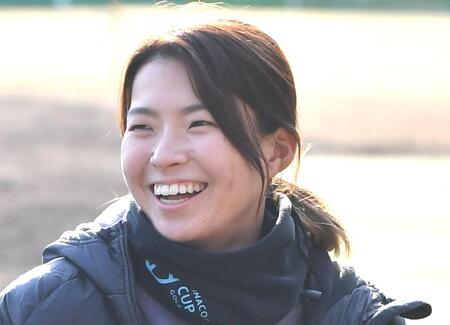 【写真】自宅でくつろぐ渋野と勝みなみ オフショがかわいい♥