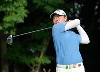 　第１日、１４番でティーショットを放つ笹生優花。４オーバーで１０７位