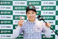 　賞金１０００万円のかかる１５番でホールインワンを決めた小野祐夢（大会提供）