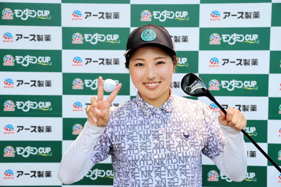 　賞金１０００万円のかかる１５番でホールインワンを決めた小野祐夢（大会提供）