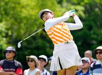 　第３日、通算９アンダーで２位の菅沼菜々