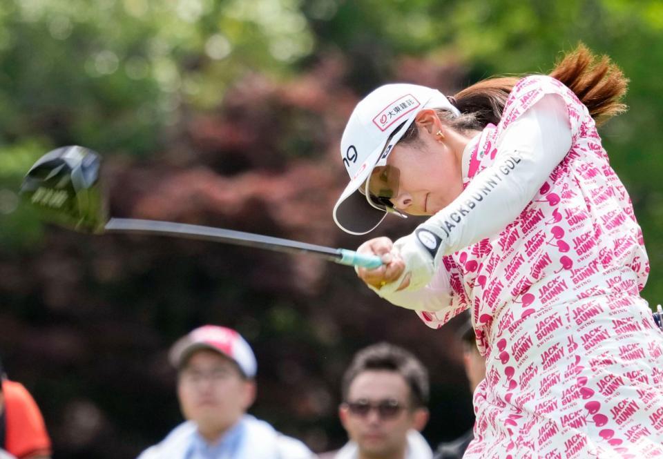 　第３日、通算９アンダーで２位の佐久間朱莉