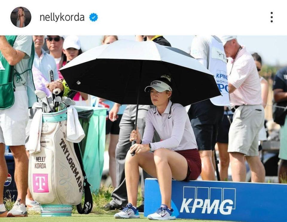 　テキサスの暑さに苦しむ。ネリー・コルダのインスタグラム（ｎｅｌｌｙｋｏｒｄａ）より 