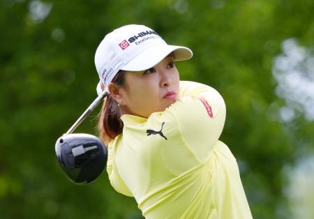 　公式練習で調整する西郷真央＝エビアン・リゾートＧＣ（共同）