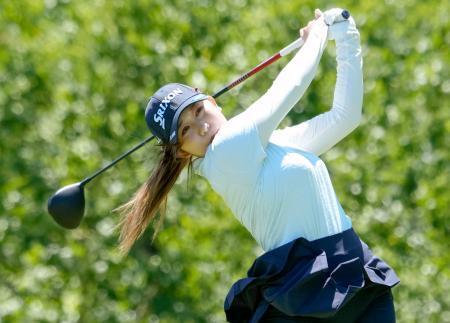 　第３日、通算１３アンダーで首位の内田ことこ＝真駒内ＣＣ