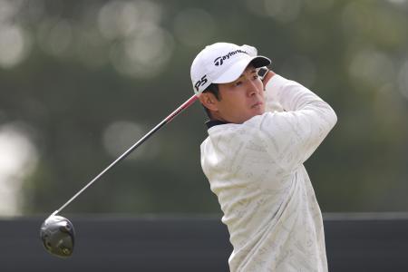　１０日、米男子ゴルフのスコットランド・オープンでプレーする中島啓太＝ノースバーウィック（ゲッティ＝共同）