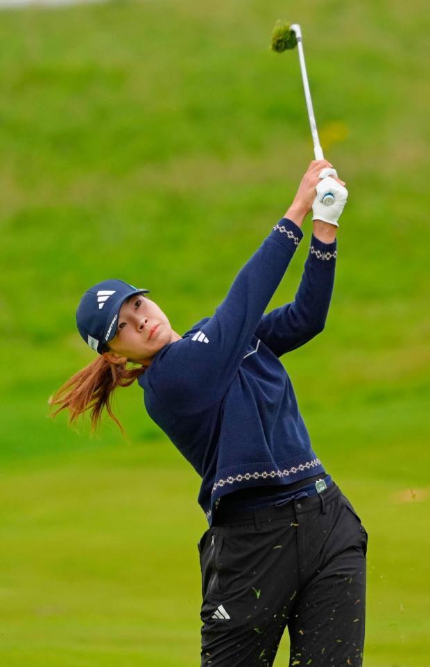 　２番で第２打を放つ渋野日向子（共同）