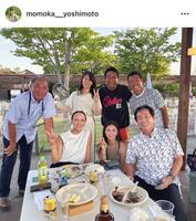 　吉本百花インスタグラム（ｍｏｍｏｋａ＿＿ｙｏｓｈｉｍｏｔｏ）より