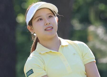 【写真】吉田鈴　オフの私服オフショット　ツインテールが可愛いすぎた