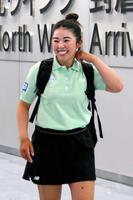 　成田空港に帰国した山下美夢有