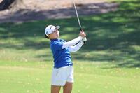 　ショットの行方を追う道上稀唯