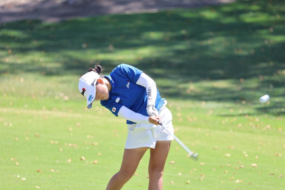 　ショットを放つ道上稀唯