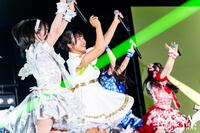 　ステージで全力パフォーマンスを見せた菅沼菜々（中央）