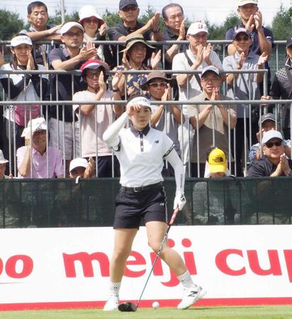 メジャー初Ｖ山下美夢有　凱旋初戦ギャラリー集結「ホンマに、うれしかった」　１２番終え１アンダー雷曇サスペンデッド