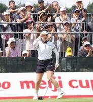 　１番で「全英女子オープン優勝」とコールされて大きな拍手を送られる山下美夢有