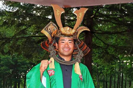 比嘉一貴が復活Ｖ　３年ぶり７勝目　通算３０アンダー！プレーオフ制した「自信を持ってやっていた頃を思い出した」