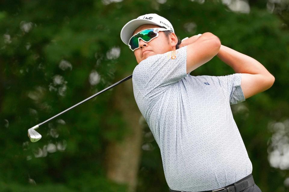 　通算１８アンダーで首位の幡地隆寛