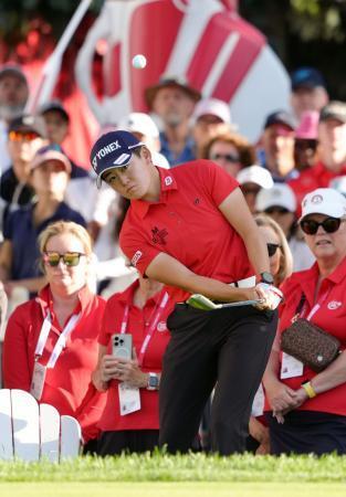 　最終ラウンド、通算１０アンダーで４位の岩井明愛＝ミシサガＧＣ（共同）