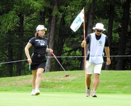 女子ゴルフ　永井花奈が８年寝かせたパターで午前組首位スタート