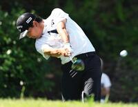 　通算１４アンダーで４位の河本力