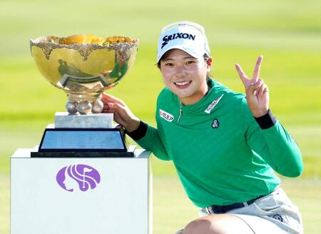 　号泣後に笑顔を見せる菅楓華