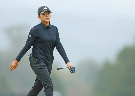 　１番でバーディーパットを外した渋野日向子