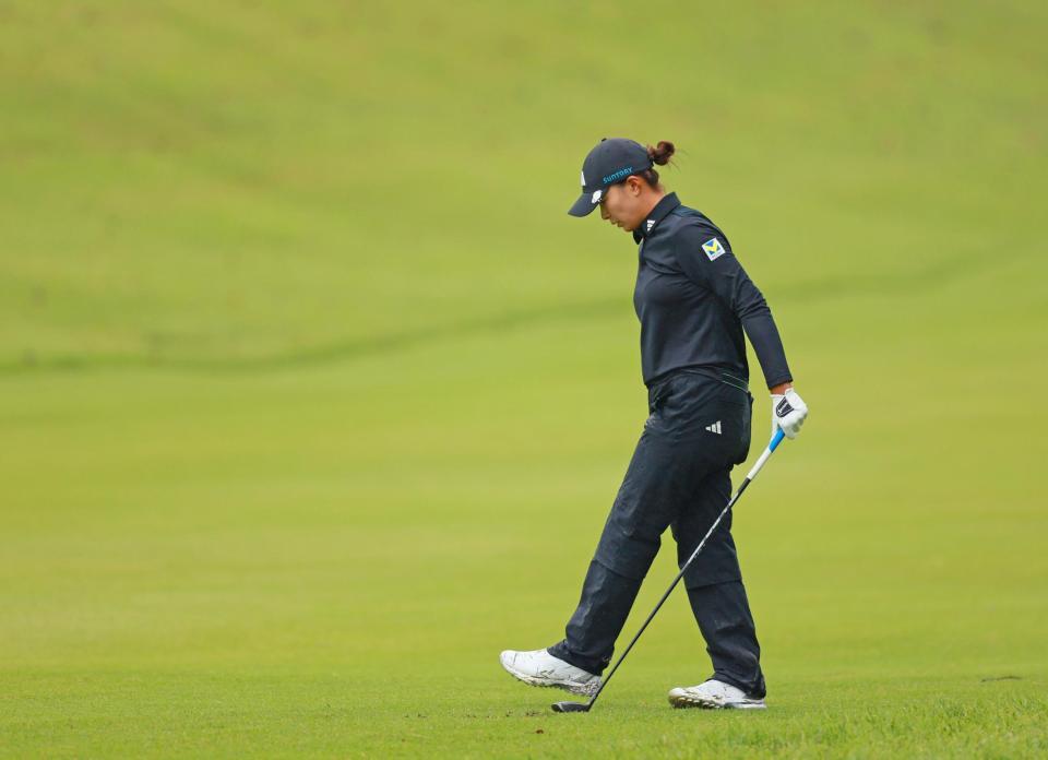 　１８番の第３打をバンカーに入れた渋野日向子