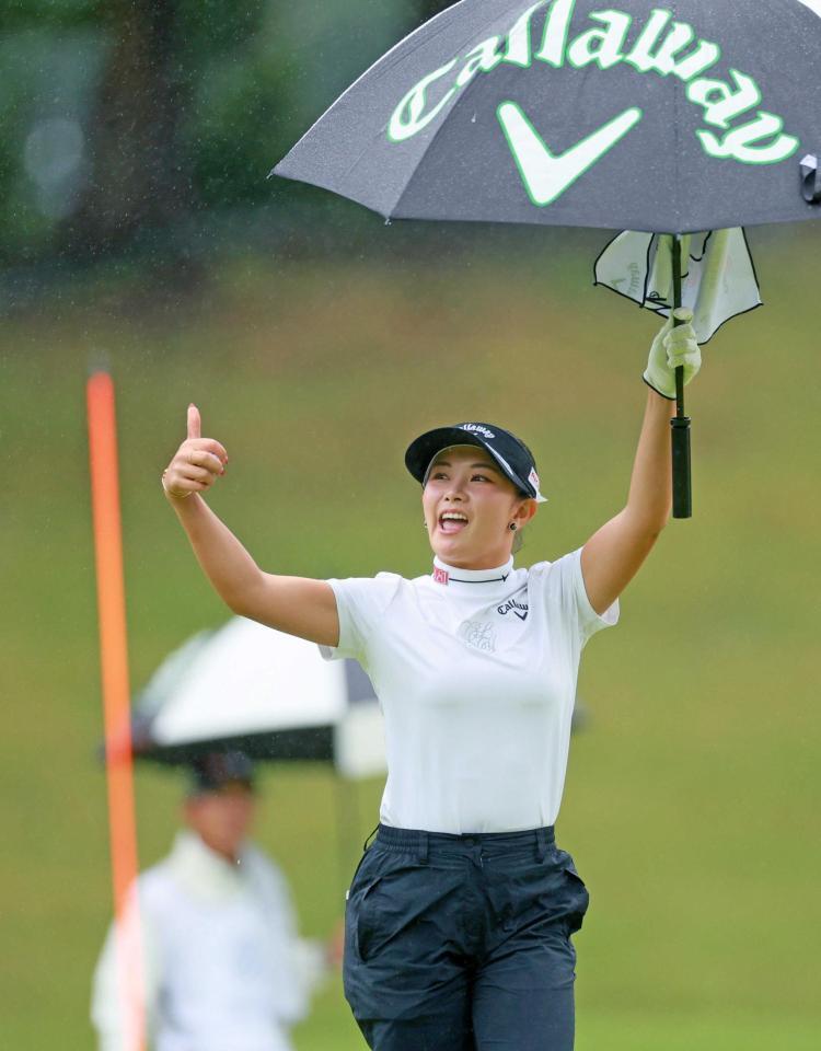 　１７番をパーで終えた河本結