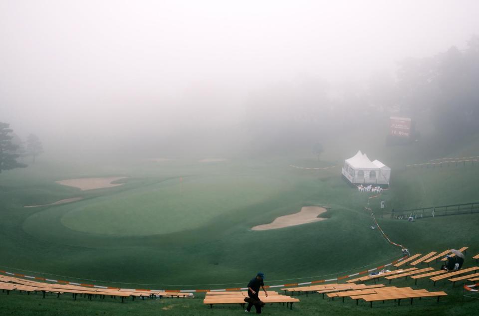 　濃霧の影響でスタート時間が遅れているスタンレー・レディースホンダ