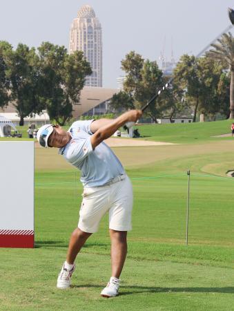 　第３ラウンド、通算１７アンダーで首位の長崎大星＝ドバイのエミレーツＧＣ（共同）