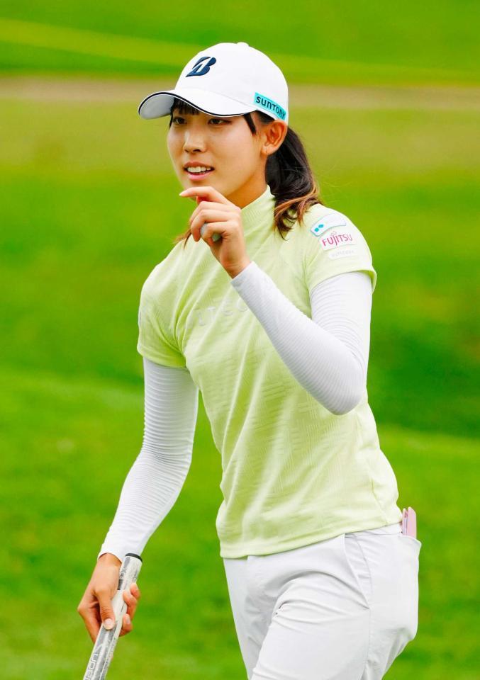 　１１番でバーディーパットを決めた馬場咲希。４アンダーで２１位（共同）
