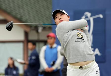 　ティーショットを放つ竹田麗央（撮影・山口登）