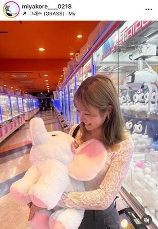 都玲華インスタグラム（ｍｉｙａｋｏｒｅ＿＿＿０２１８）より