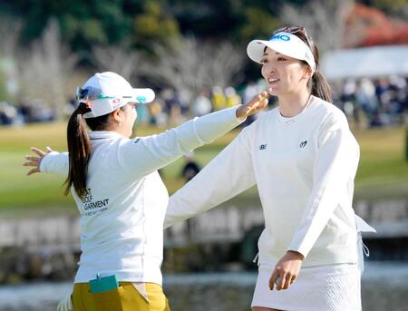 脇元華　８年目の歓喜！逆転優勝　「仲間の顔が見えて」ホールアウト後涙止まらず「このまま姿を消すのかな、と思ったことも」