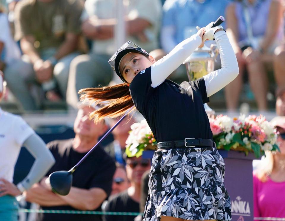 　通算８アンダーで２１位の西村優菜（共同）