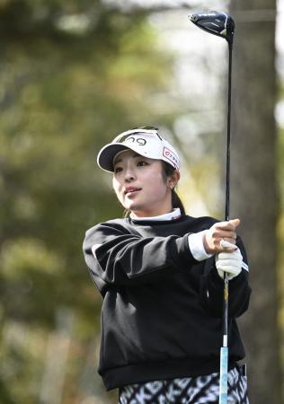 　最終調整する佐久間朱莉＝エリエールＧＣ松山