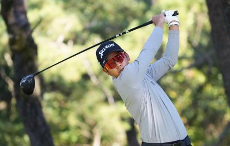 　第２日、通算７アンダーで首位の生源寺龍憲＝フェニックスＣＣ