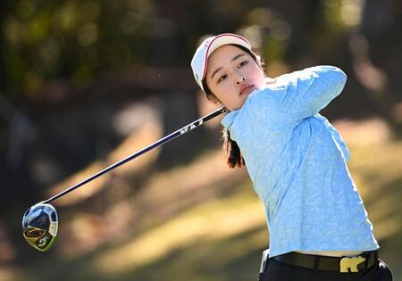 　通算１１アンダーで首位に立った呉佳晏