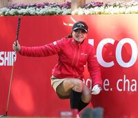 　笑顔を見せる河本結（撮影・中田匡峻）