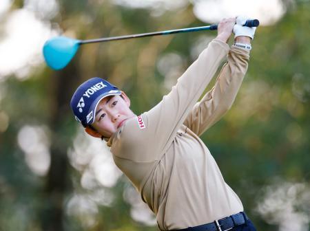 岩井明愛、永峰咲希が67で首位 女子ゴルフ最終戦第1日