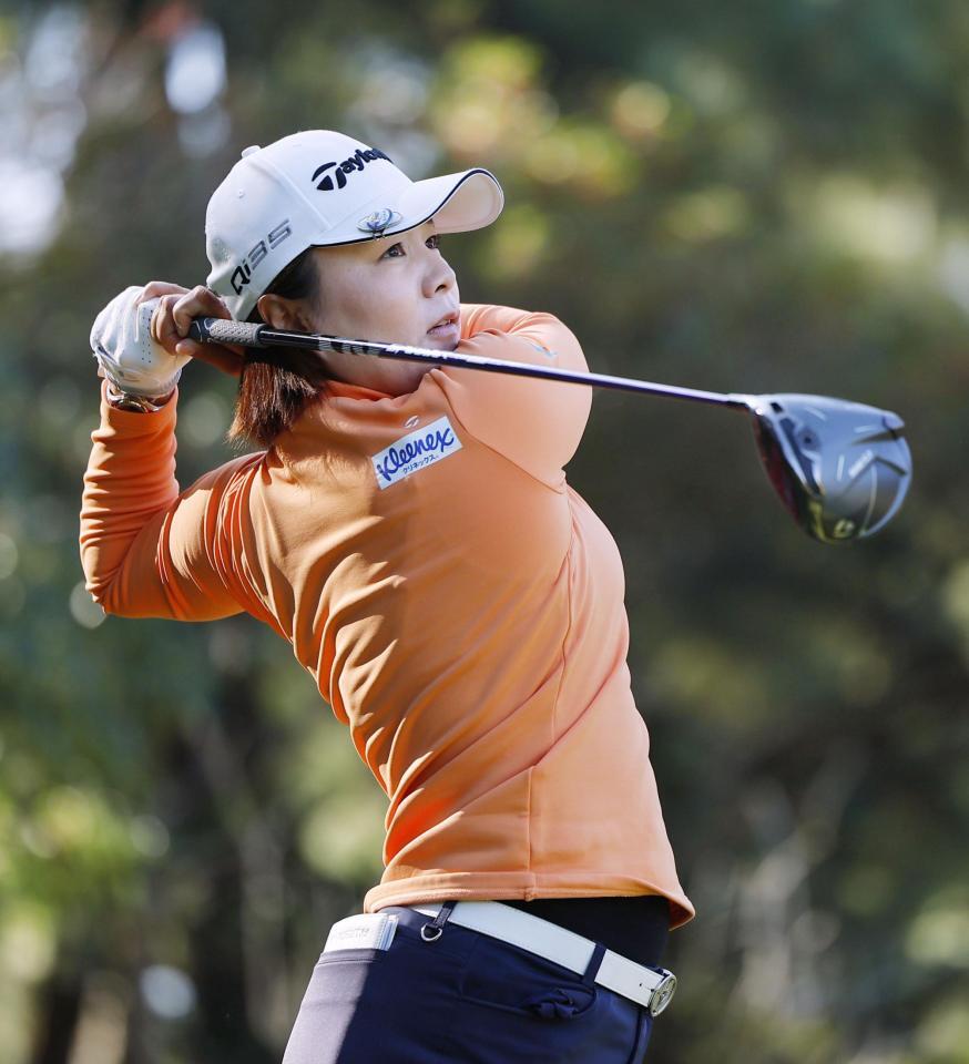 　第１日、５アンダーで首位の永峰咲希