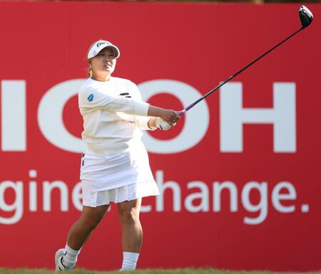 鈴木愛「5倍くらい拍手ちょうだいよ」難コース攻略で首位と1打差の2位