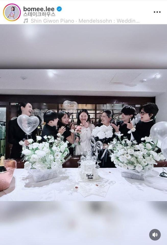 　イ・ボミのインスタグラム（ｂｏｍｅｅ．ｌｅｅ）より