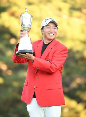 小木曽喬　待望の国内初優勝！初賞金王の同郷後輩・金子に先輩の意地見せた　「ずっと日本で勝ちたかった」