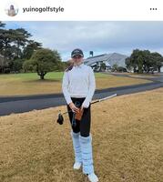 　河本結コーデのインスタグラム（ｙｕｉｎｏｇｏｌｆｓｔｙｌｅ）より