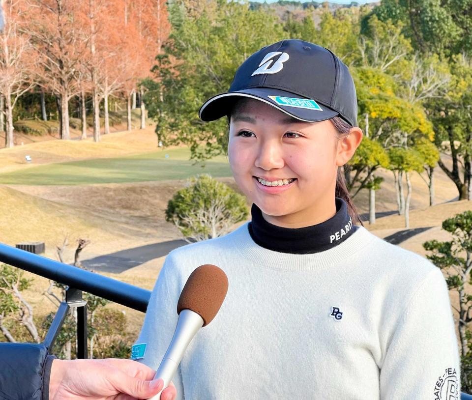 　インタビューを受ける伊藤愛華