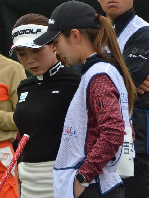 女子ゴルフ　吉本百花がハワイ旅行報告