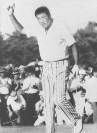 　日本プロゴルフ選手権で初優勝した尾崎将司さん＝７１年